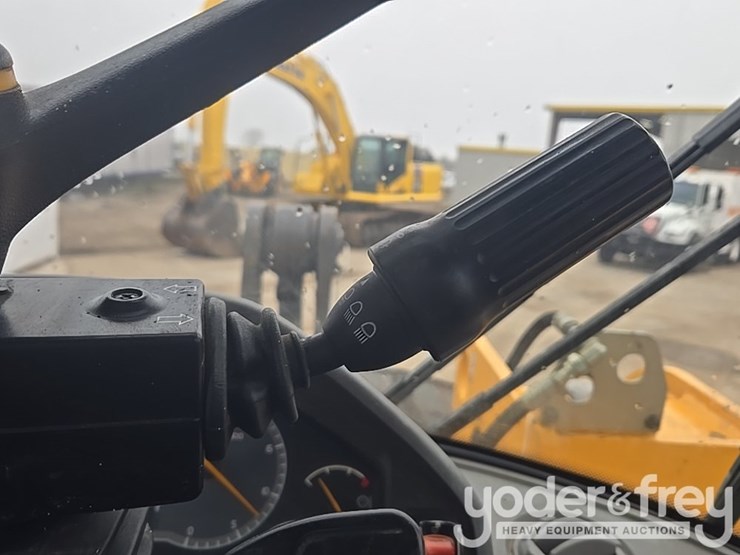 2017-volvo-l110h-image-88