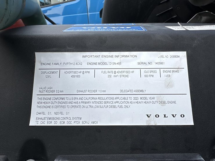 #2226-•-2024-volvo-vnl-sleeper-cab-semi-truck-tractor-image-29