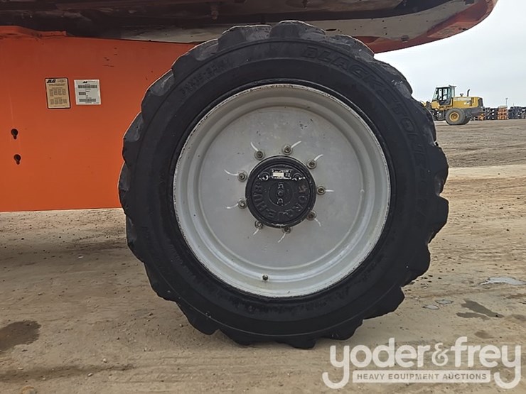 2015-jlg-600s-image-12