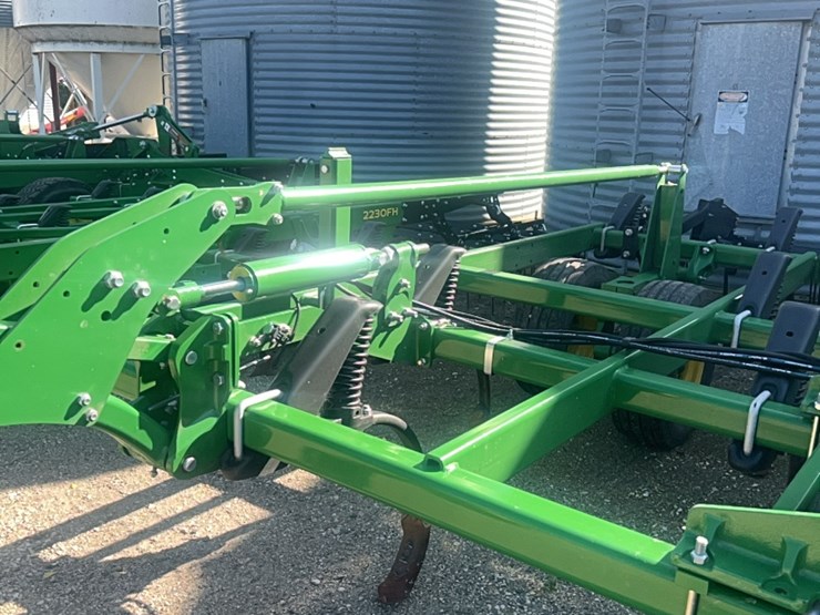 2022-john-deere-52-image-112