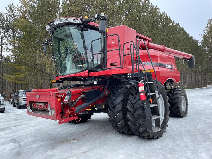 2017-case-ih-7240-image-1