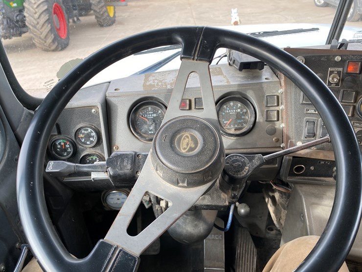 1999-mack-rd690s-image-59