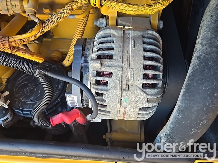 2018-deere-700k-image-56