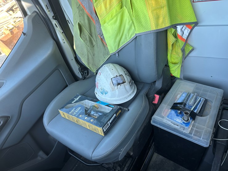 2017-ford-transit-image-52