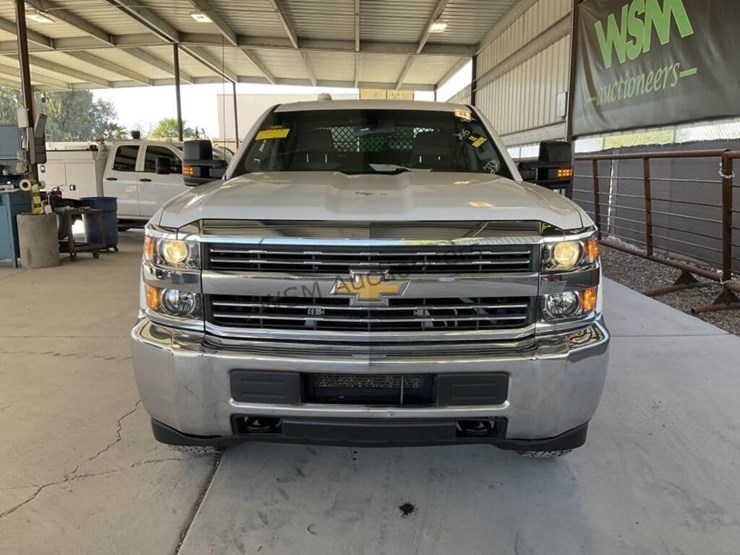 2015-chevrolet-silverado-3500-image-3