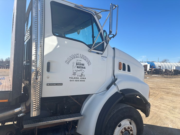2005-sterling-lt8500-image-13