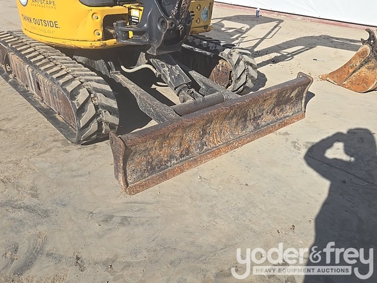 2020-deere-35g-image-37