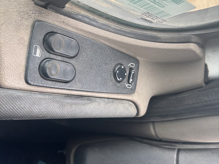 2016-freightliner-cascadia-113-image-37