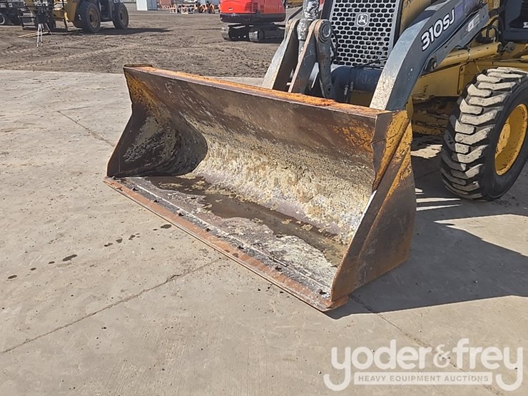 2010-deere-310sj-image-10