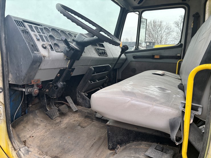 #2269-•-1992-freightliner-box-truck-image-18