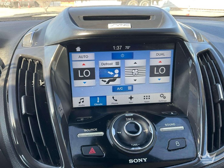 2016-ford-escape-image-19