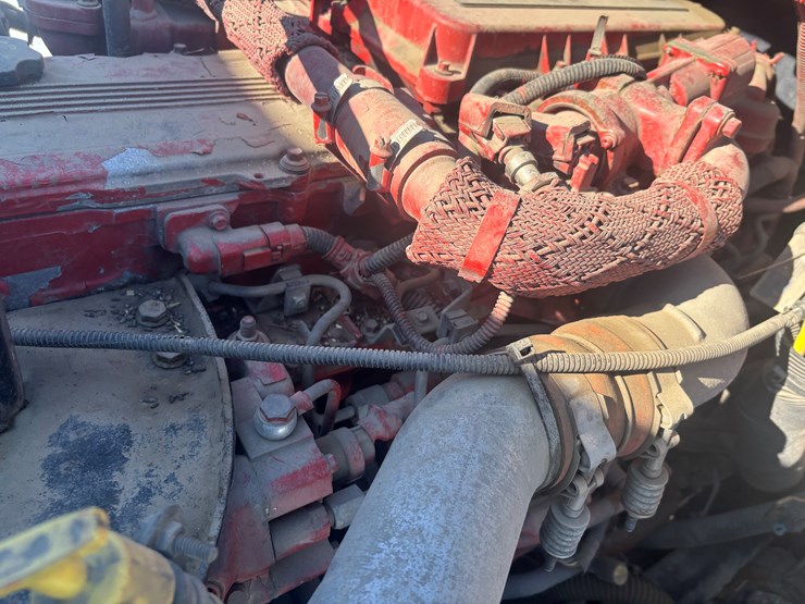 #2294-•-2013-freightliner-m2-flatbed-truck-image-26