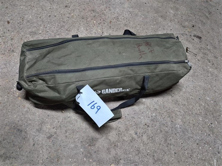 gander-mountain-paint-booth-image-1