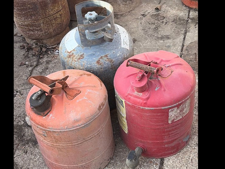 #95-•-3-safety-cans-and-propane-tank-image-1
