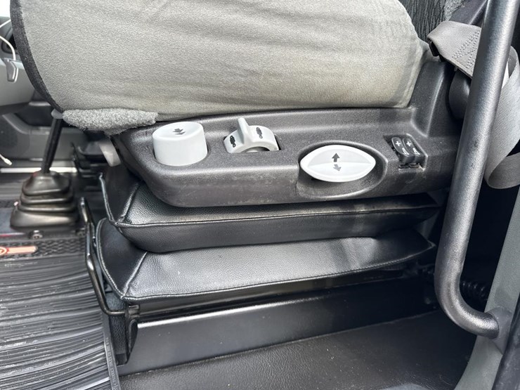 2020-kenworth-t680-image-51