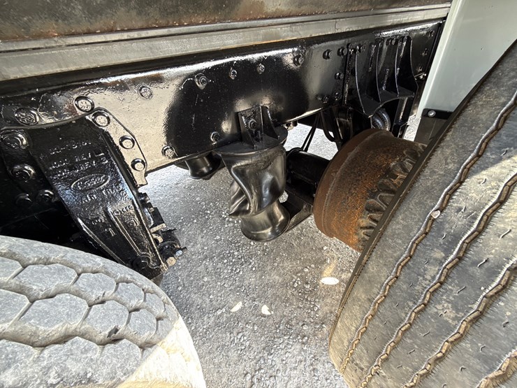 2008-peterbilt-367-image-20