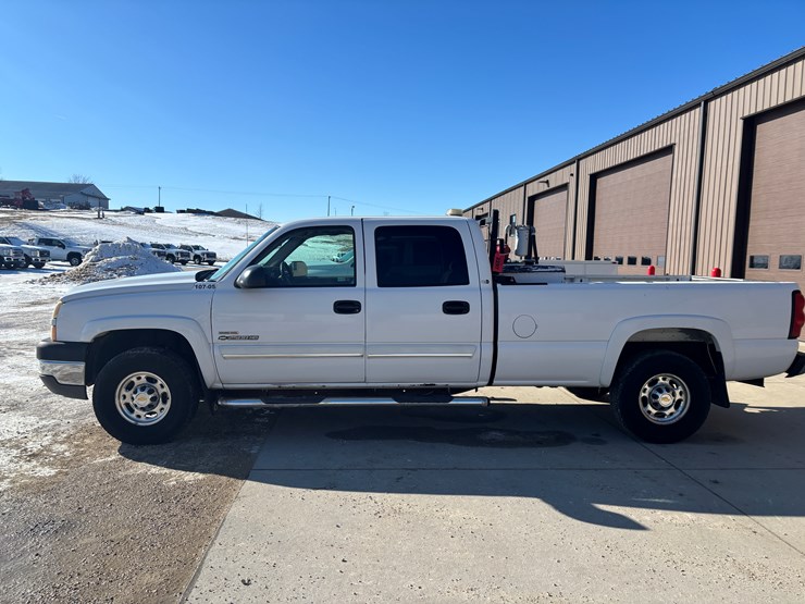 2005-chevrolet-2500-image-2