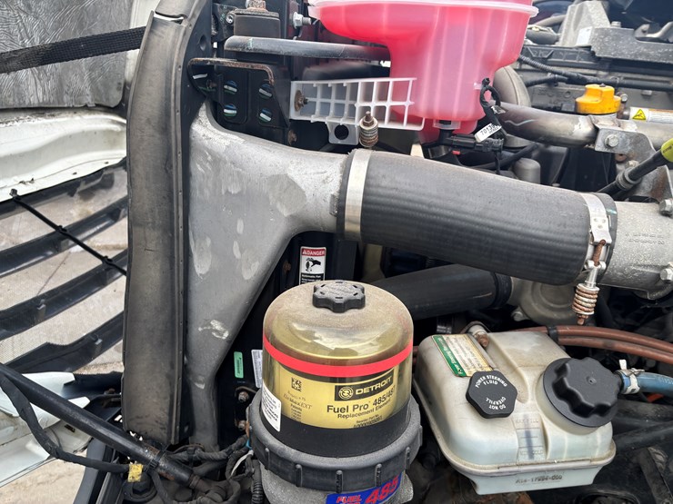 2018-freightliner-cascadia-126-image-41