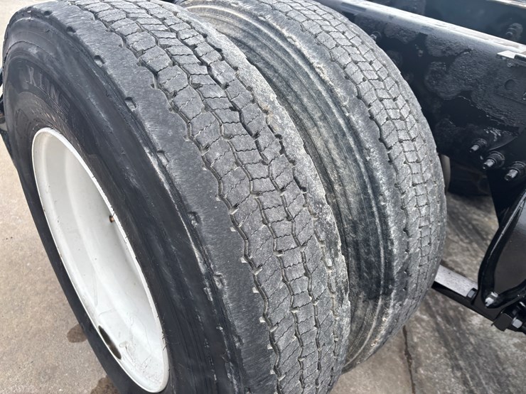 2018-freightliner-cascadia-126-image-74