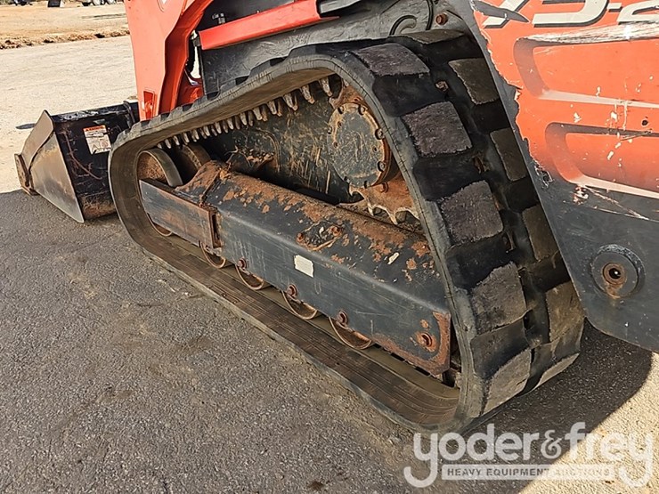 2017-kubota-svl75-2-image-14