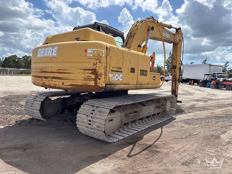 2006-deere-120c-image-3