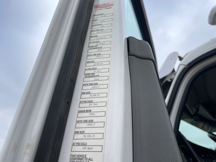 2019-kenworth-t880-image-65