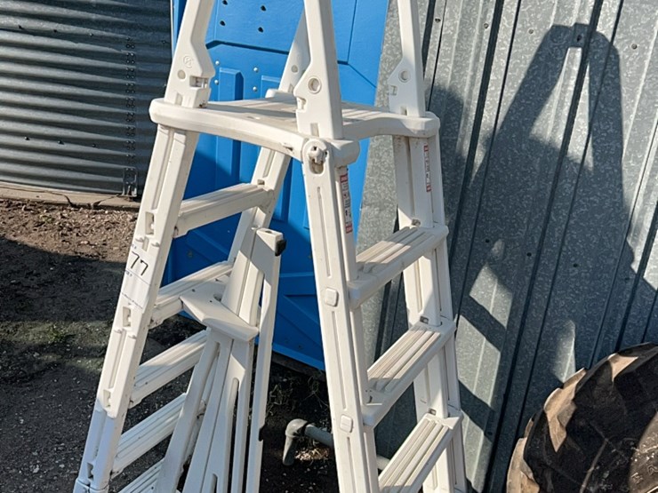 double-sided-ladder,-heavy-duty-plastic-image-1