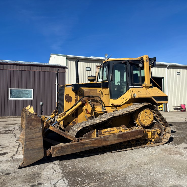 CATERPILLAR D6M