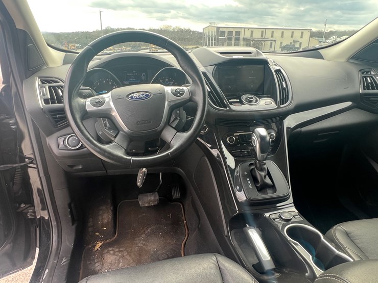 2014-ford-escape-titanium-image-16