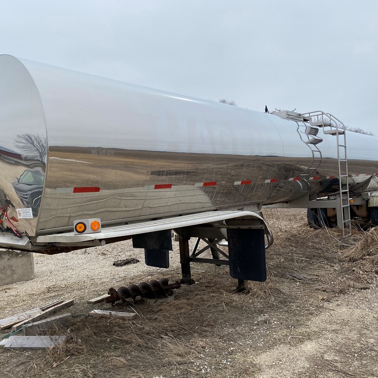 #540 • 2003 ST+E Fab Insulated 6,200 Gallon Tanker Trailer (WI Title in Delay) (Watertown, WI)