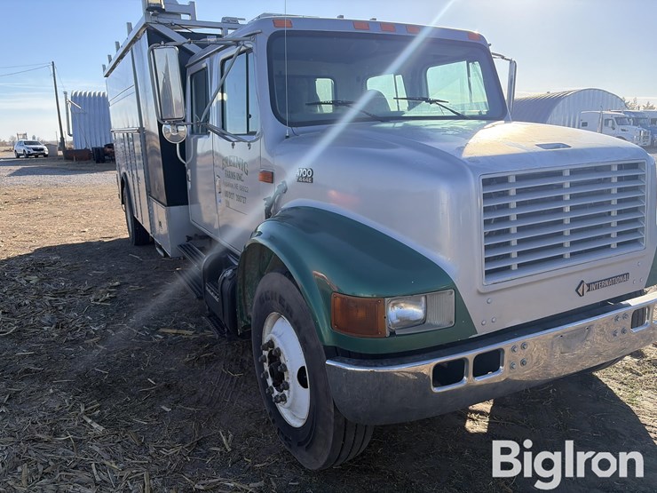 2001-international-4700-image-12