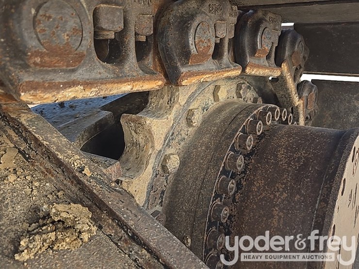 2016-caterpillar-335fl-image-16