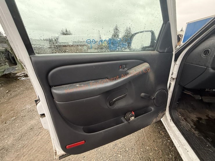 2000-chevrolet-silverado-1500-image-23