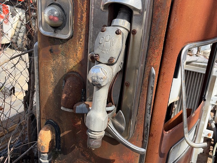 #13-•-bennet-gas-pump-image-6