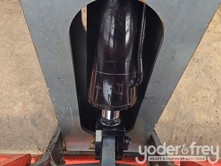 2017-skyjack-sj843th-image-25