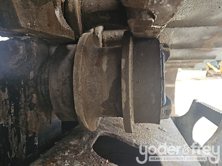 2018-caterpillar-349fl-image-12