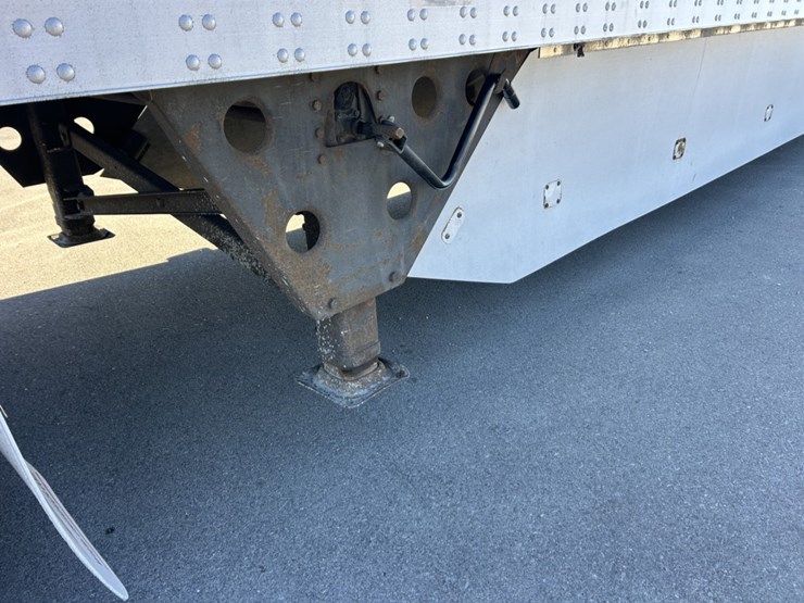 2014-utility-53'-image-12