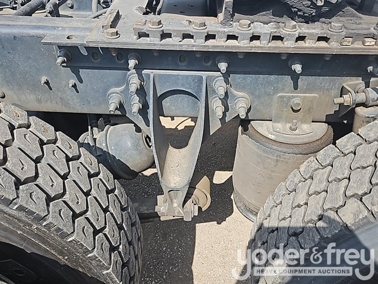 2017-international-8600-image-22