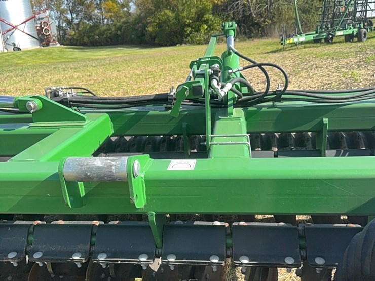 2023-john-deere-h-image-23