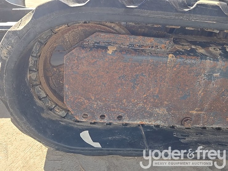 2020-deere-35g-image-12