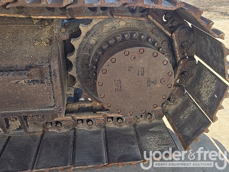 2016-caterpillar-335fl-image-15