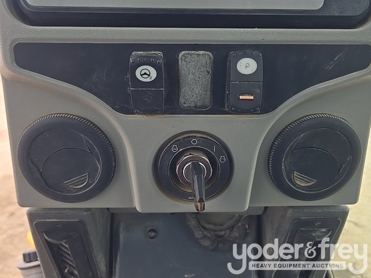 2015-caterpillar-12m3-image-94