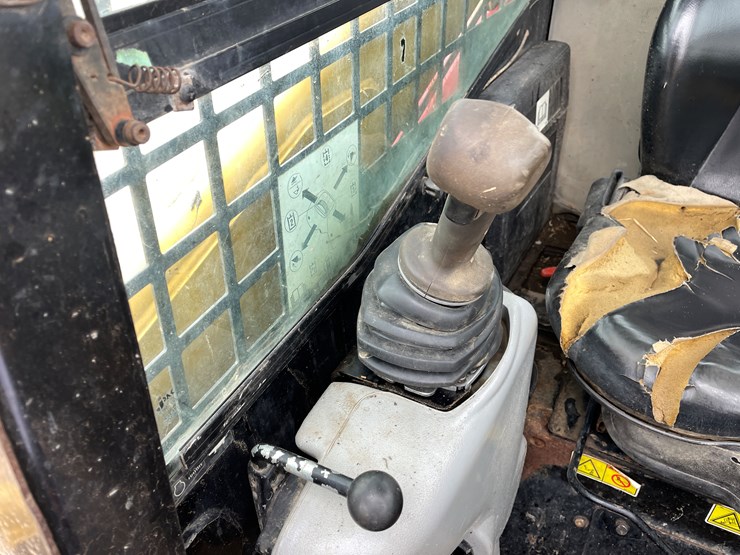 caterpillar-247-image-31