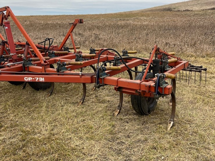 lot-49.-1981-33’-morris-magnum-model-cp-731-chisel-plow-w/3-bar-harrows,-well-maintained-unit,-super-clean-and-straight,-check-photos-image-39