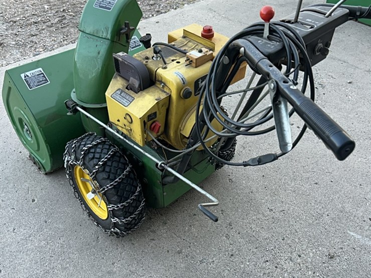 john-deere-model-826-snowblower,-nice-shape,-low-time,-stored-inside,-electric-start-image-19