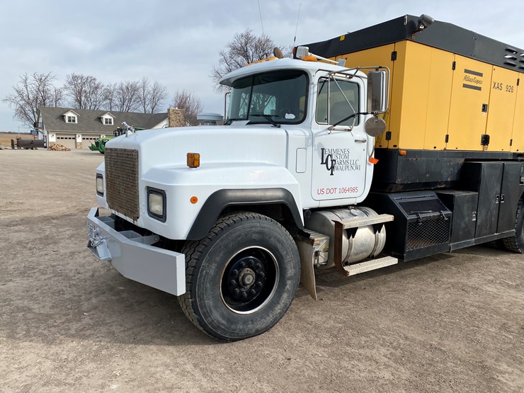 1999-mack-rd690s-image-19