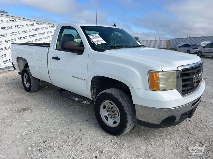 2009-gmc-sierra-2500-image-2