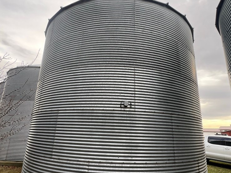 lot-25.-5,000-bu.-grain-bin-to-be-moved,-bin-fan-included,-motor-needs-some-work,-single-phase-(bin-3)-image-17