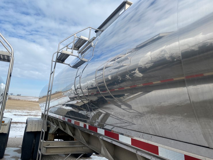 1990-walker-tanker-image-5