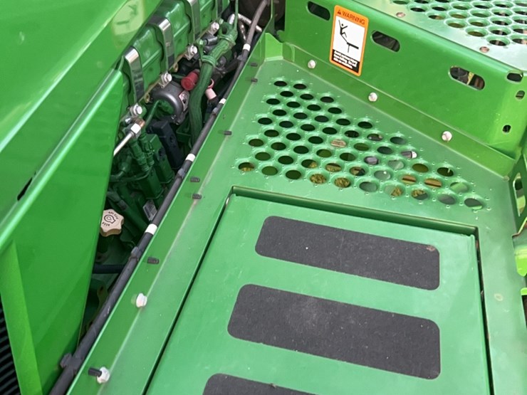 2014-john-deere-r4030-image-28